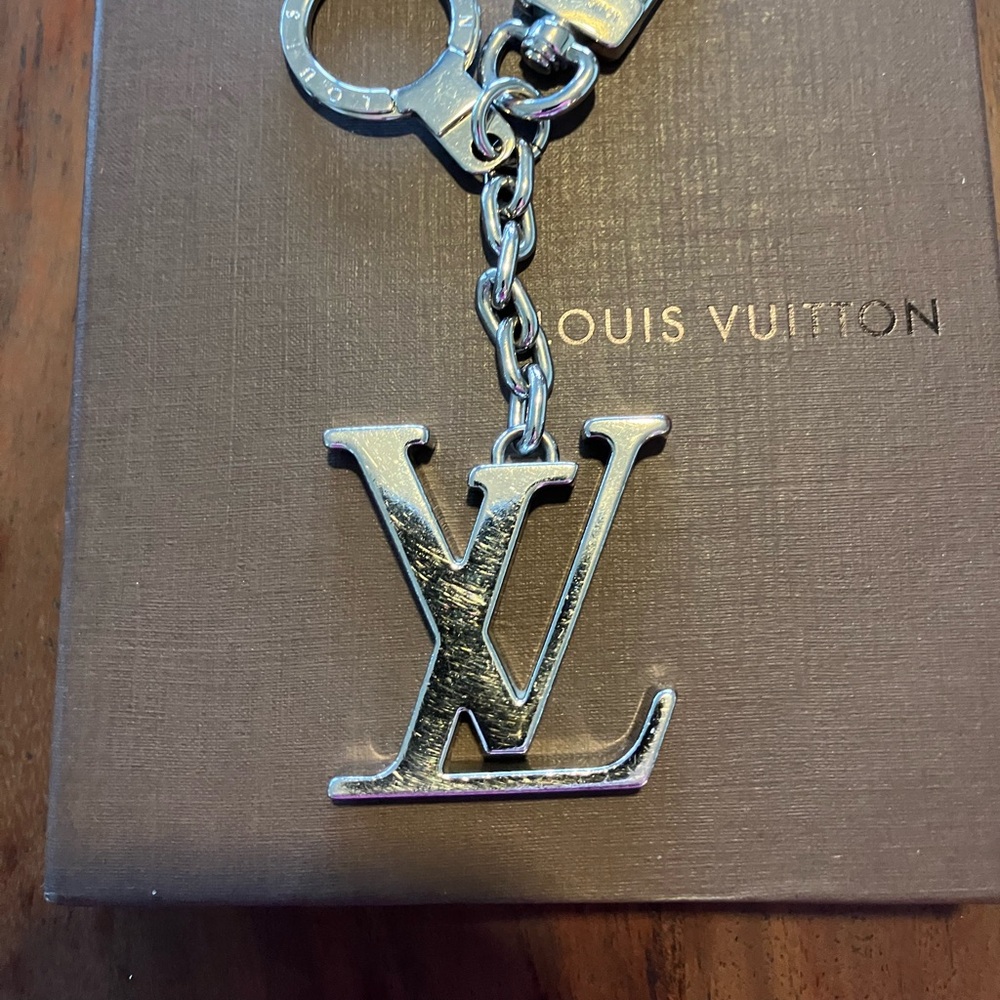 Louis Vuitton Metallic Silver LV Keychain